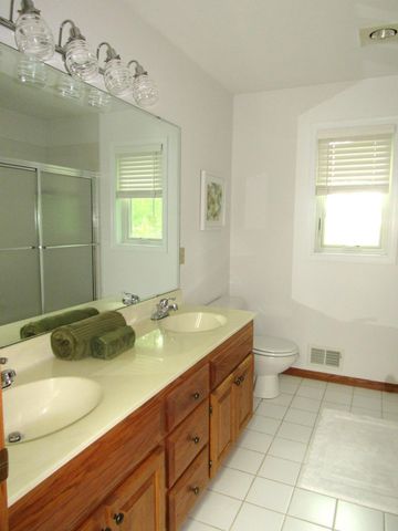1020 Lake Lucy Road, Chanhassen, MN 55317