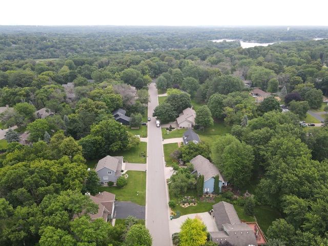 1020 Lake Lucy Road, Chanhassen, MN 55317