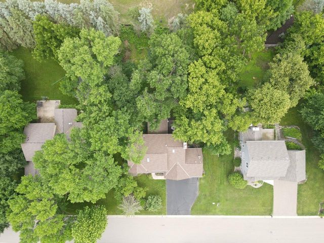 1020 Lake Lucy Road, Chanhassen, MN 55317