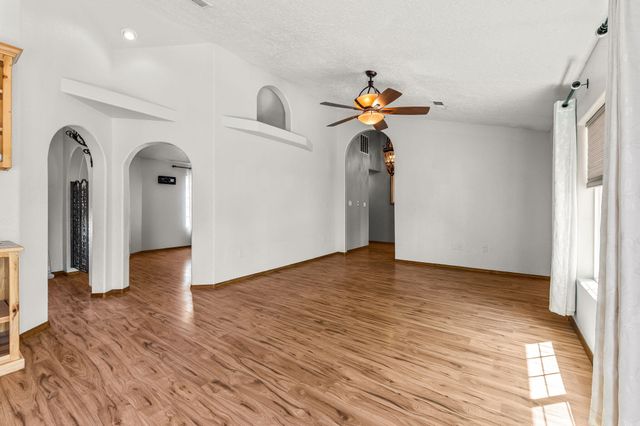42 Crawford Road, Jarales, NM 87023