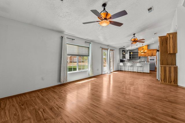 42 Crawford Road, Jarales, NM 87023