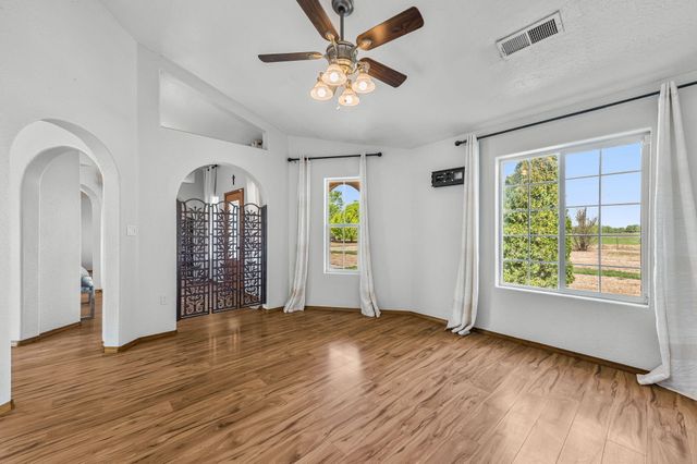 42 Crawford Road, Jarales, NM 87023