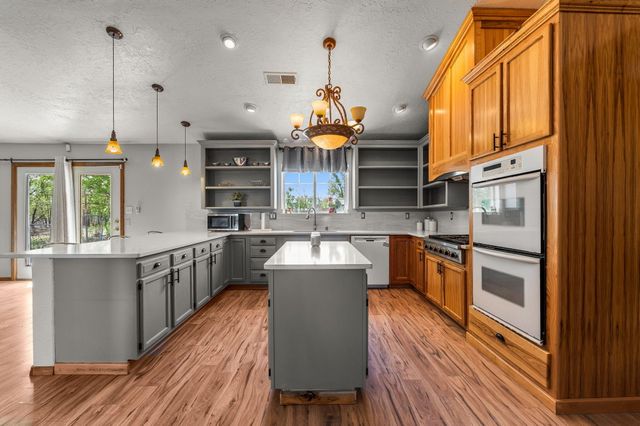 42 Crawford Road, Jarales, NM 87023