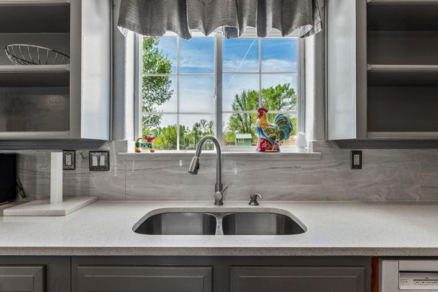 42 Crawford Road, Jarales, NM 87023