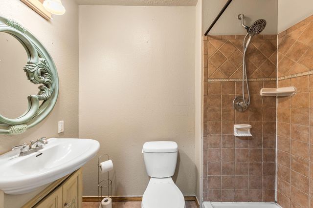 42 Crawford Road, Jarales, NM 87023