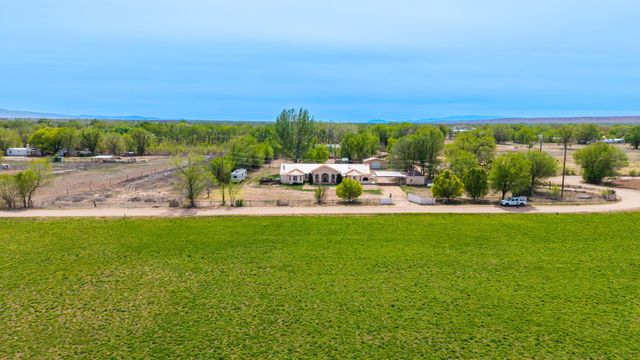42 Crawford Road, Jarales, NM 87023