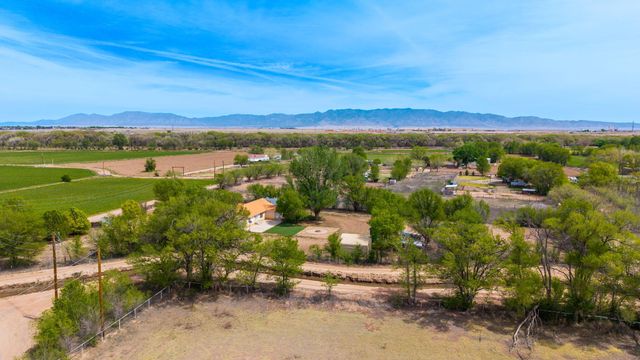 42 Crawford Road, Jarales, NM 87023