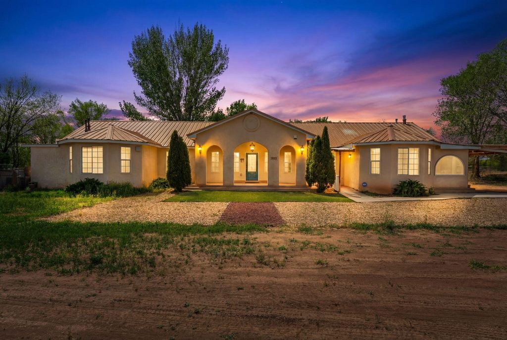42 Crawford Road, Jarales, NM 87023