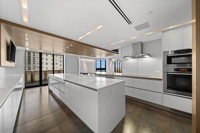 9999 Collins Ave 6J, Bal Harbour, FL 33154