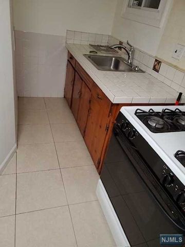 121 Stefanic Avenue, Elmwood Park, NJ 07407