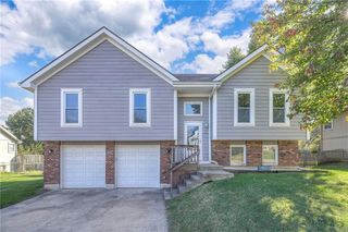 1109 Ridgeway Drive, Raymore, MO 64083