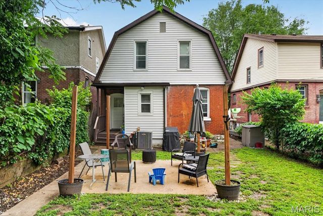 7017 Bruno Avenue, St Louis, MO 63143