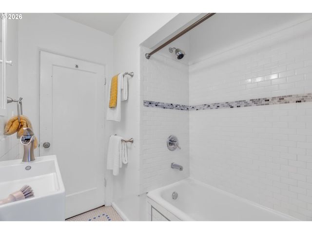 4434 Se 26TH Ave, Portland, OR 97202