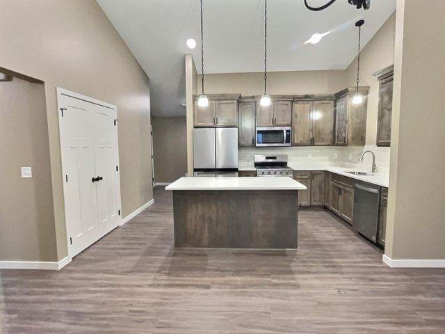 416 5th Street S, Maple Lake, MN 55358