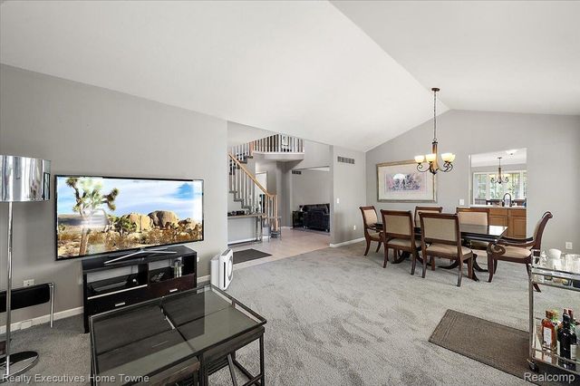 899 Hathaway Dr Drive, Auburn Hills, MI 48326