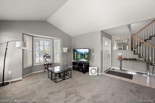 899 Hathaway Dr Drive, Auburn Hills, MI 48326