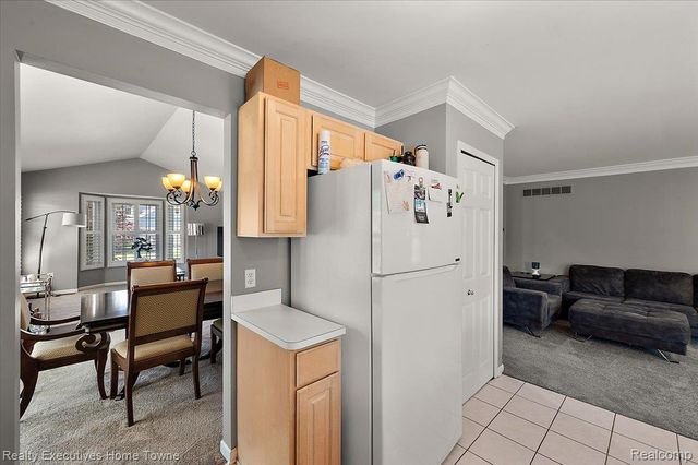 899 Hathaway Dr Drive, Auburn Hills, MI 48326