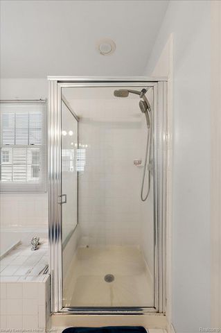 899 Hathaway Dr Drive, Auburn Hills, MI 48326
