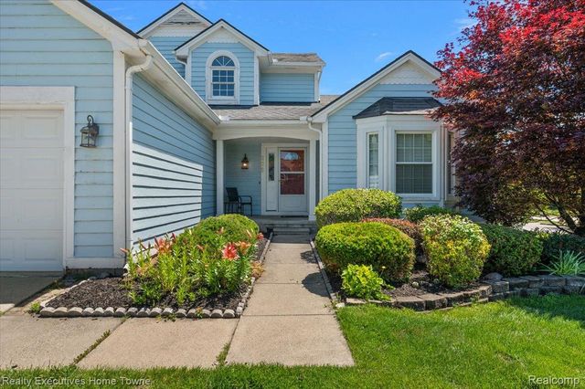 899 Hathaway Dr Drive, Auburn Hills, MI 48326