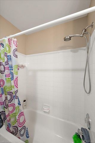 899 Hathaway Dr Drive, Auburn Hills, MI 48326