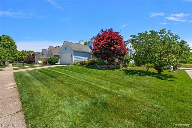 899 Hathaway Dr Drive, Auburn Hills, MI 48326