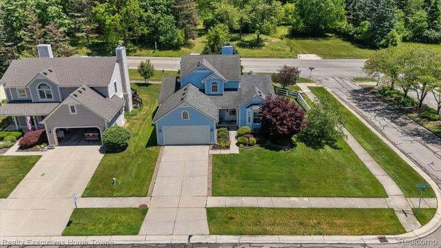899 Hathaway Dr Drive, Auburn Hills, MI 48326