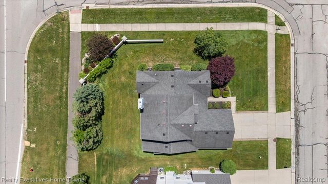 899 Hathaway Dr Drive, Auburn Hills, MI 48326