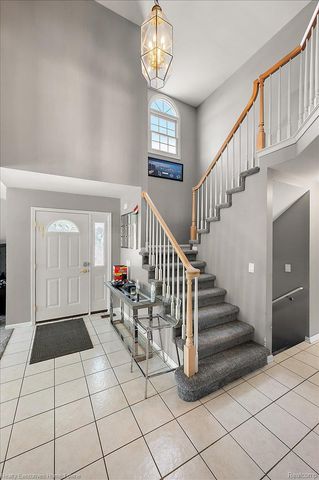 899 Hathaway Dr Drive, Auburn Hills, MI 48326