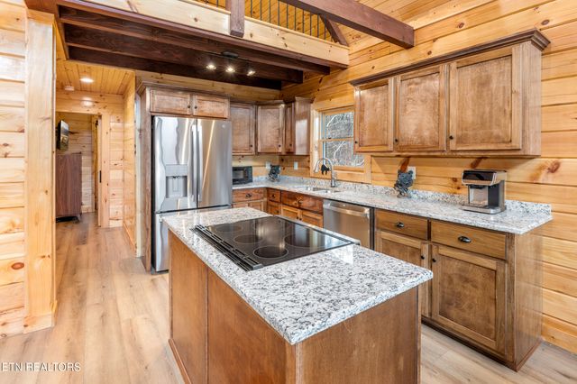 1017 Street Of Dreams, Gatlinburg, TN 37738