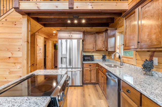 1017 Street Of Dreams, Gatlinburg, TN 37738