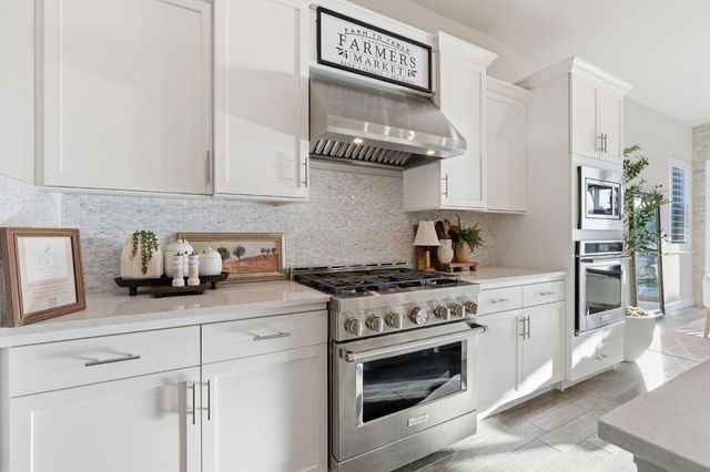 1758 N Carson Avenue, Clovis, CA 93619