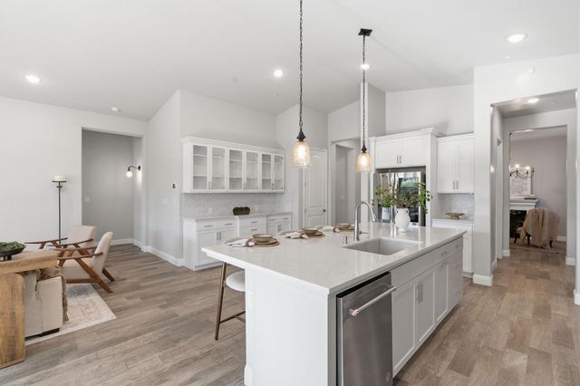 1758 N Carson Avenue, Clovis, CA 93619