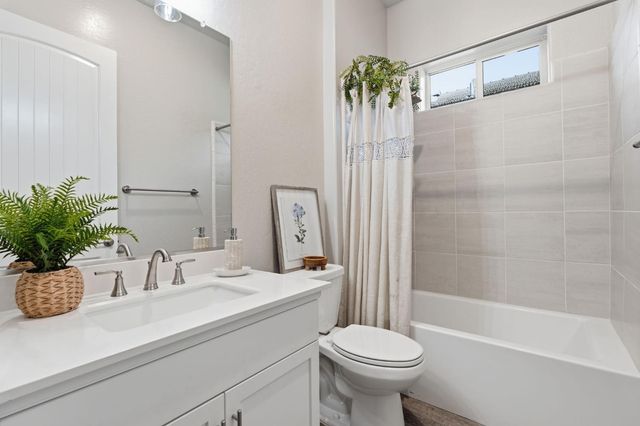 1758 N Carson Avenue, Clovis, CA 93619