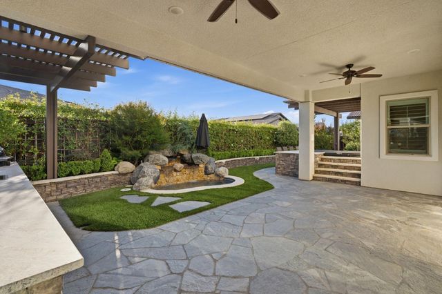 1758 N Carson Avenue, Clovis, CA 93619