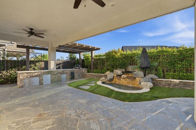1758 N Carson Avenue, Clovis, CA 93619