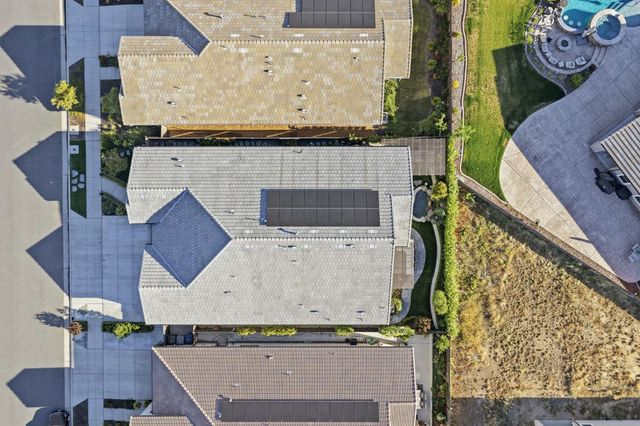 1758 N Carson Avenue, Clovis, CA 93619