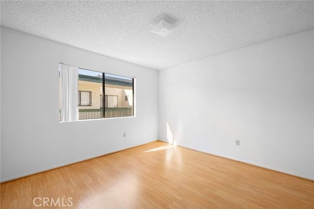 1004 E Garfield 8, Glendale, CA 91205
