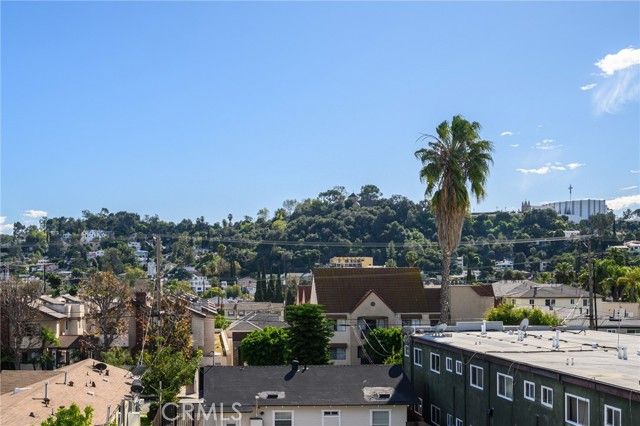 1004 E Garfield 8, Glendale, CA 91205