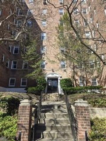 801 Bronx River Road 2G, Bronxville, NY 10708