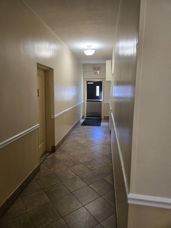 801 Bronx River Road 2G, Bronxville, NY 10708