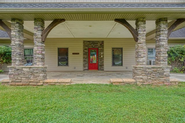 241 Coggins Shore Road, Inman, SC 29349