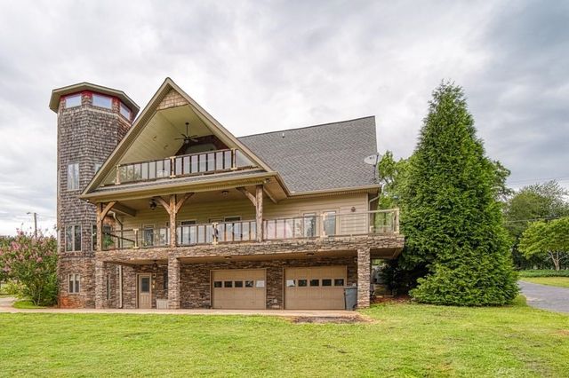 241 Coggins Shore Road, Inman, SC 29349