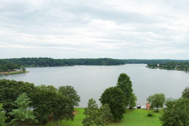 241 Coggins Shore Road, Inman, SC 29349