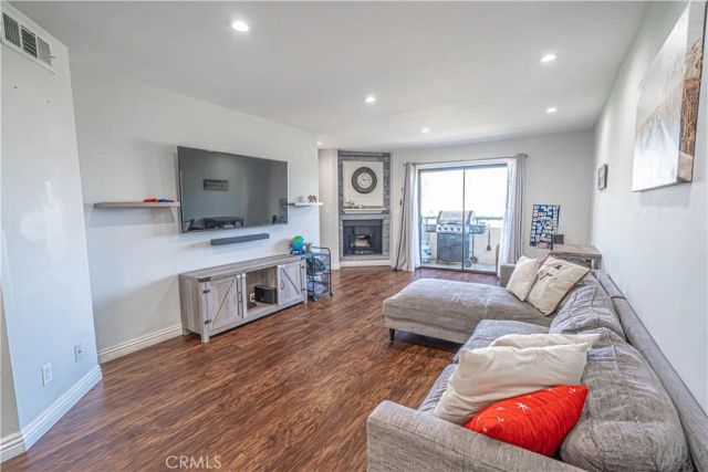 18111 Erik Court 445, Canyon Country, CA 91387