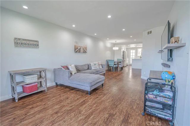 18111 Erik Court 445, Canyon Country, CA 91387