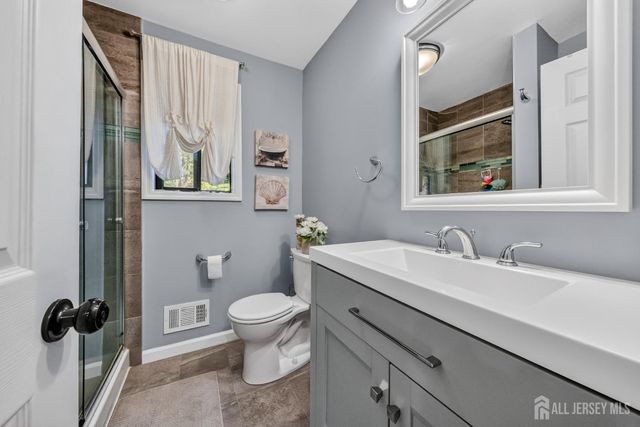 12 Periwinkle Court, East Brunswick, NJ 08816