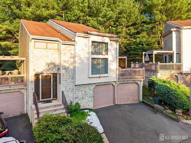 12 Periwinkle Court, East Brunswick, NJ 08816