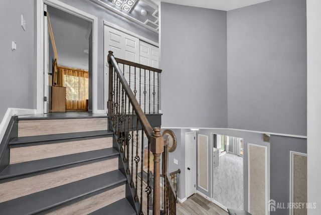 12 Periwinkle Court, East Brunswick, NJ 08816