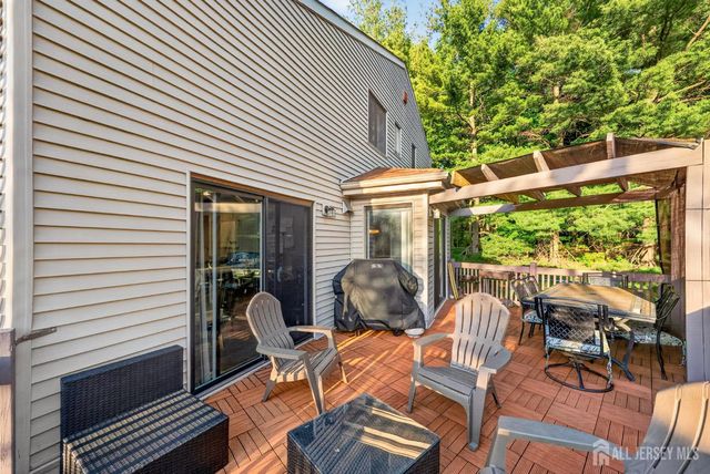 12 Periwinkle Court, East Brunswick, NJ 08816