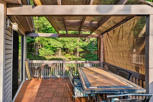 12 Periwinkle Court, East Brunswick, NJ 08816